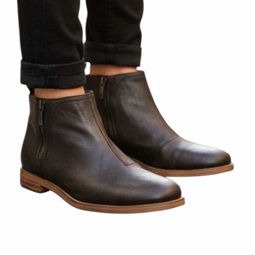 J SHOES Kellen Oil Slick Black Leather Ankle Booties NEW W10 Store Sample EC